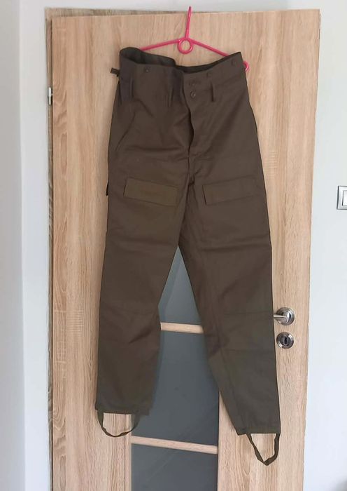 Ciemnozielone czeskie spodnie wojskowe, r.XL