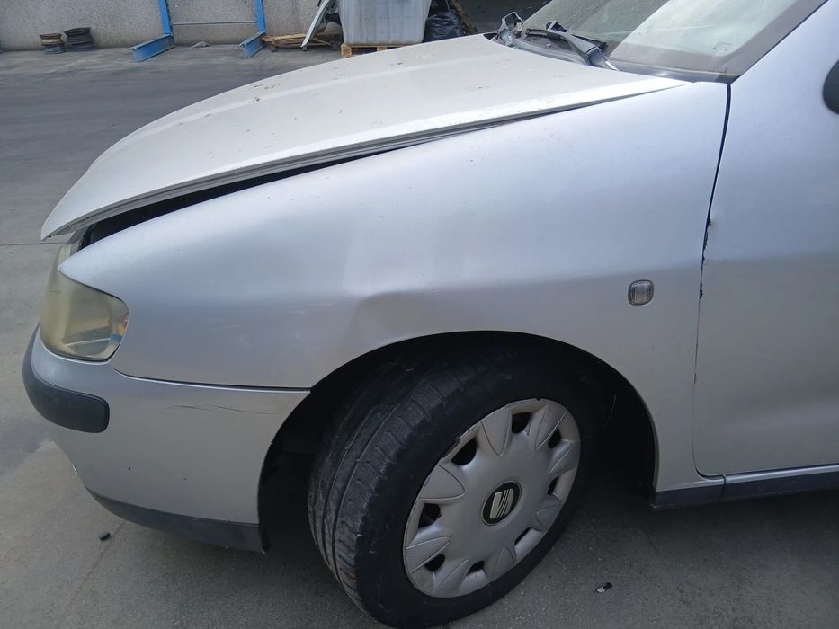 Guarda-lamas esquerdo SEAT Ibiza II (6K1)