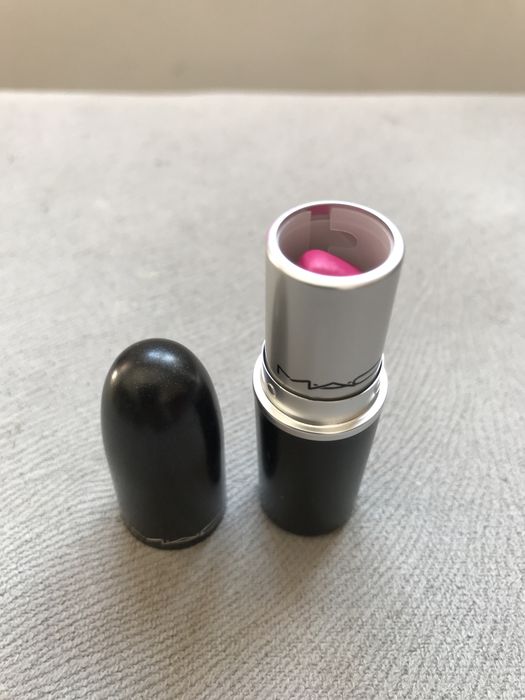 Batom rosa choque matte MAC