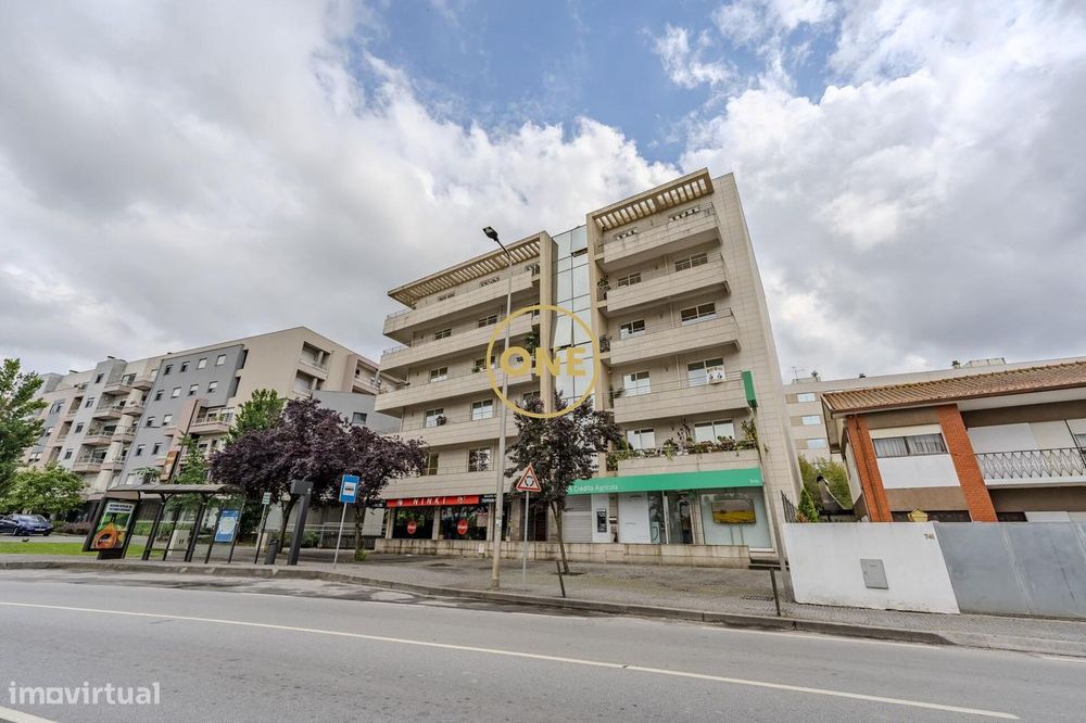 Excelente apartamento T3 mobilado — Bougado (São Martinho E Santiago), Porto