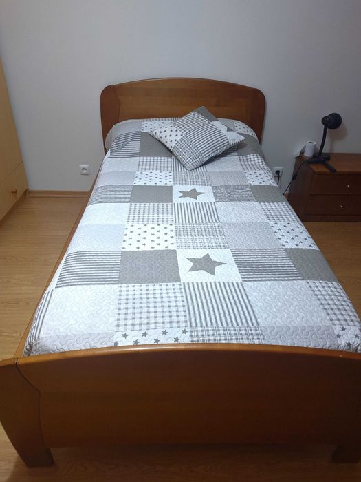 Cama individual com colchão