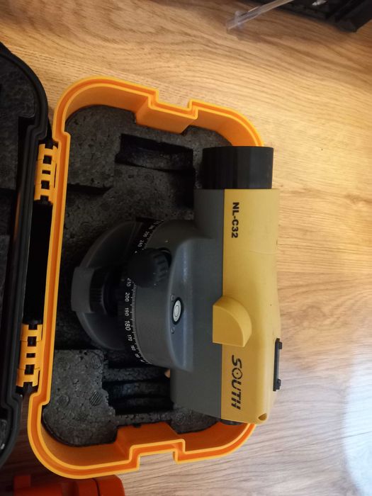 Niwelator South NL-C32 + statyw + łata