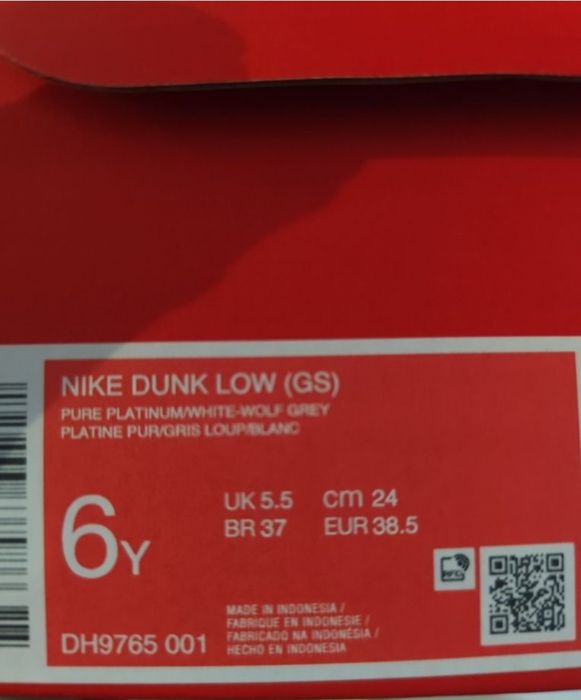 Buty Nike Dunk Low w rozmiarze 38.5