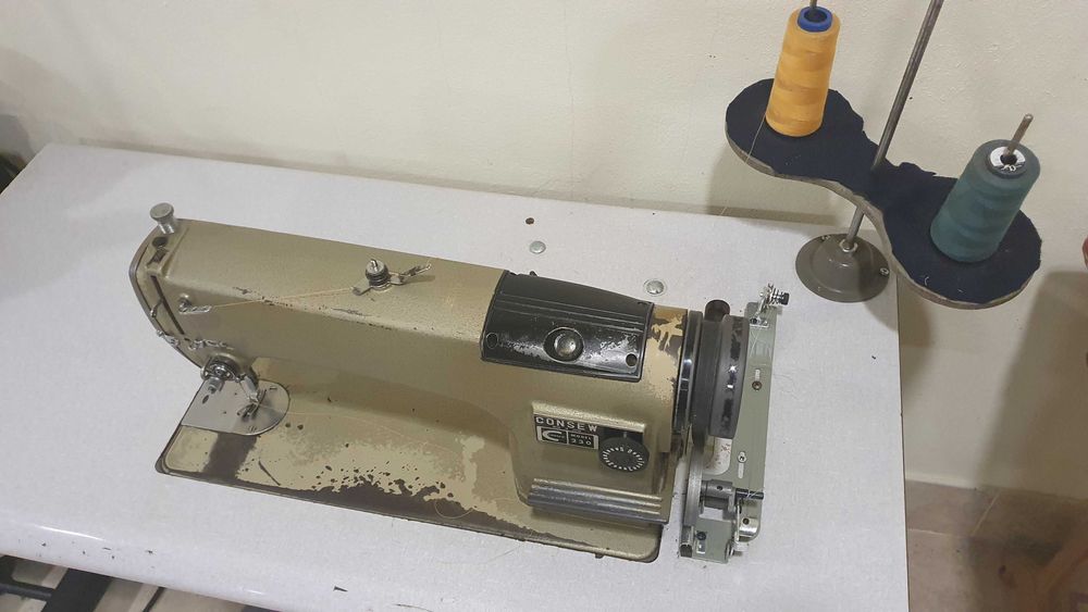 Máquina de Costura Industrial CONSEW 230 — Muito Bom Estado
