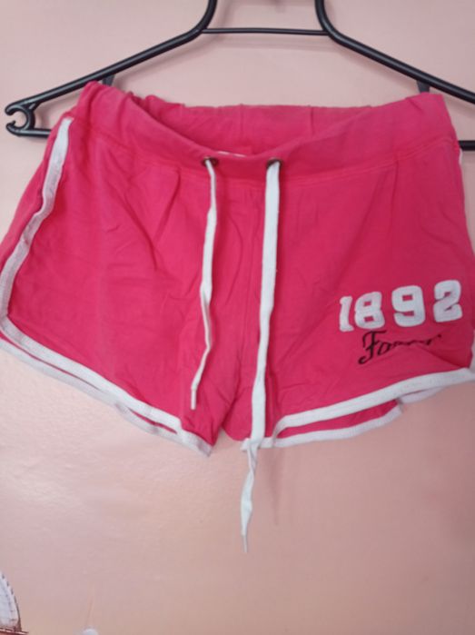 Różowe szorty damskie