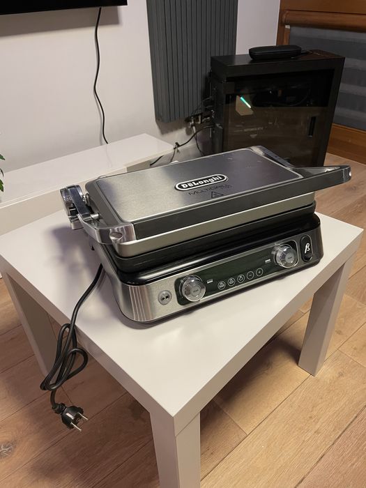 Grill kontaktowy DeLonghi CGH1112DP – jak nowy, użyty 3 razy