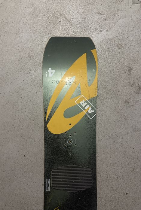Sprzedaje snowboard uzywany