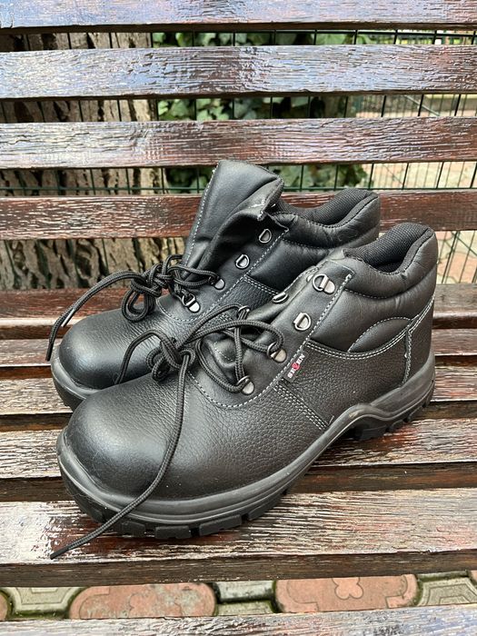 Робочі чоботи нові