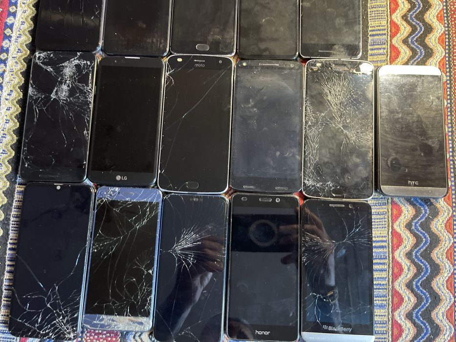 Телефоны на запчасти или под востановление