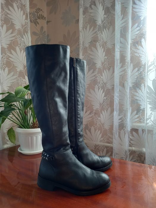 Продам шкіряні демісезонні сапоги