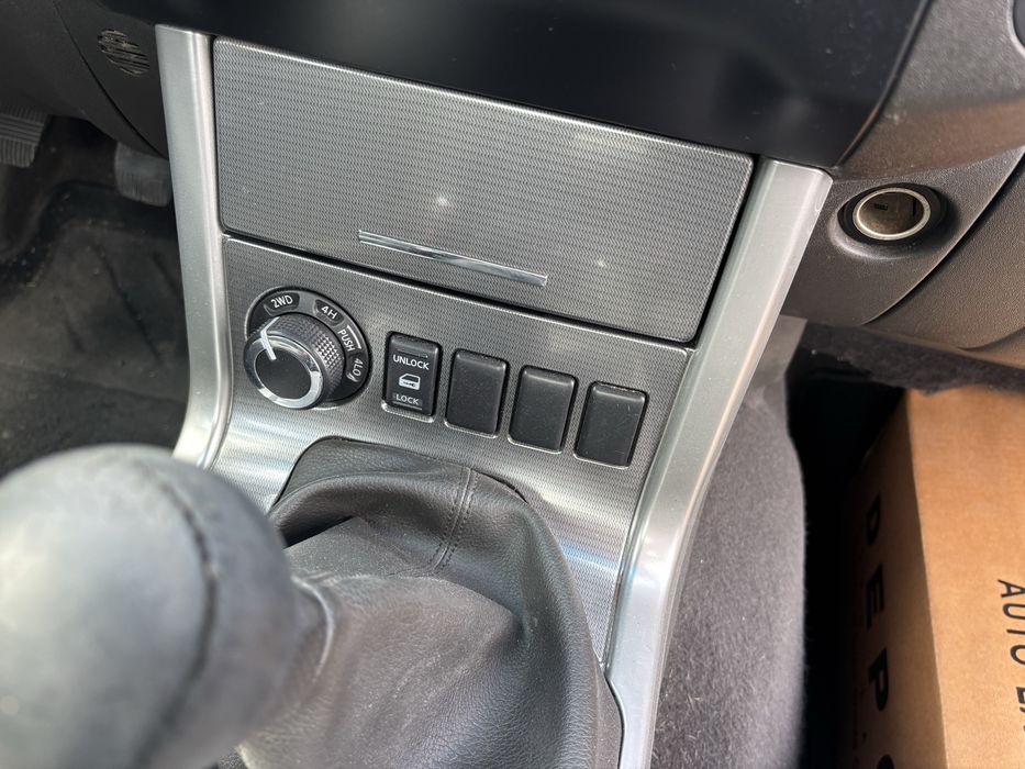 Nissan navara 2.5 dci king cab 2011