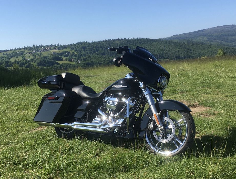 Harley Davidson Street Glide 124 cale 132 km.
