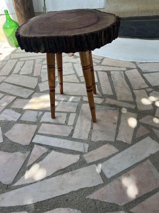 Mesa em troco de madeira