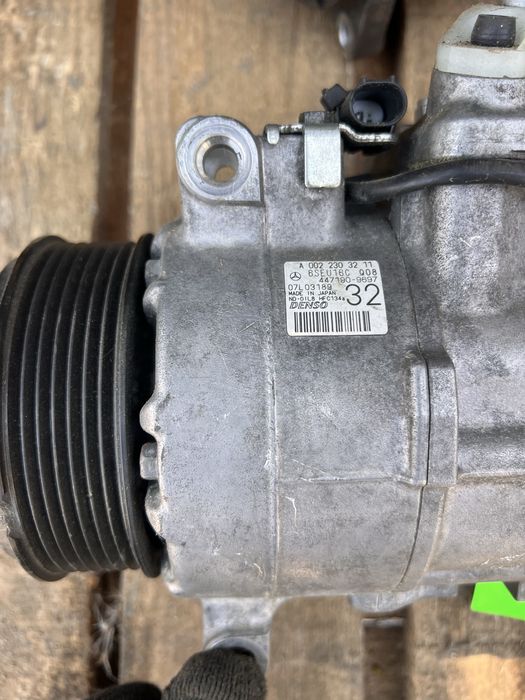 Компрессор кондиционера Denso Mercedes C207, W204, W212 A0022303211