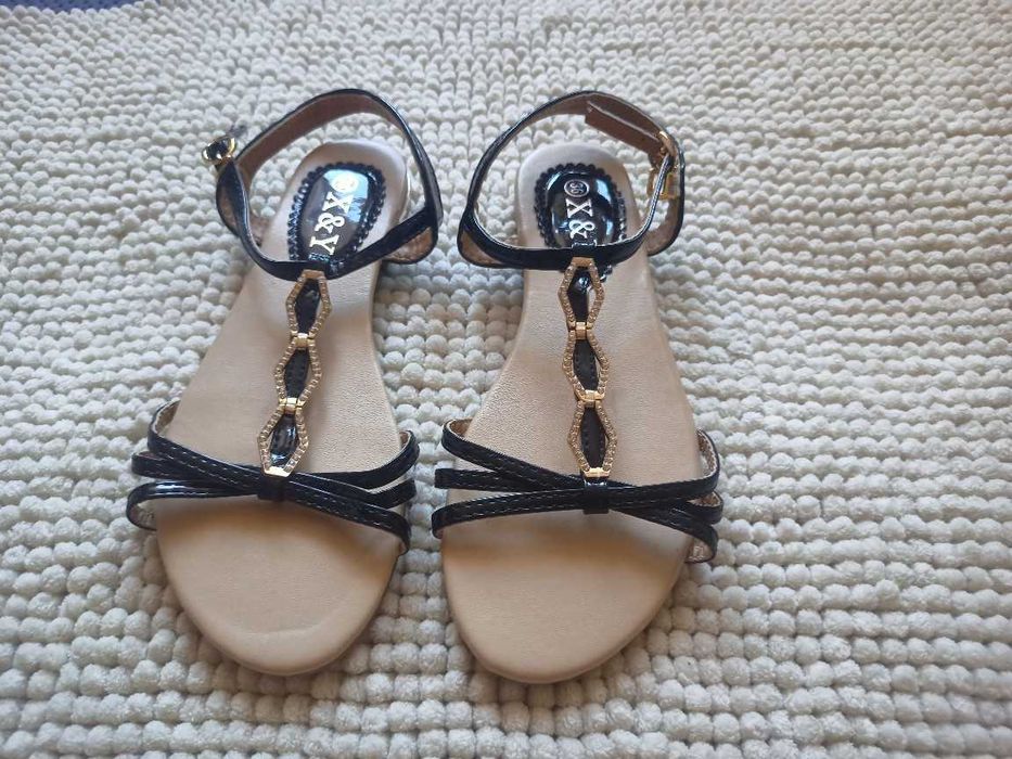 Босоножки стильные. 36 размер