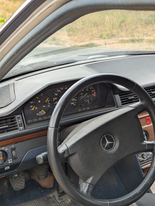 Mercedes- Benz W124