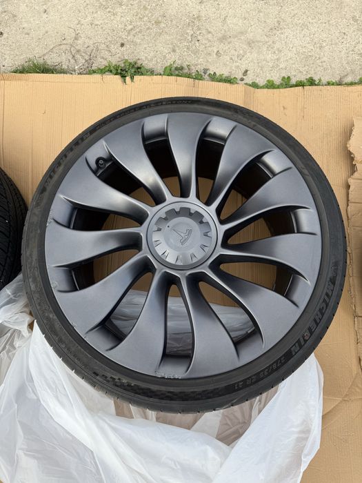 Диски model Y Performance R21