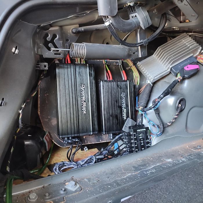 Замена штатной акустики / установка автозвука