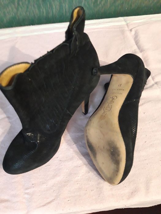 Взуття, бутильйони