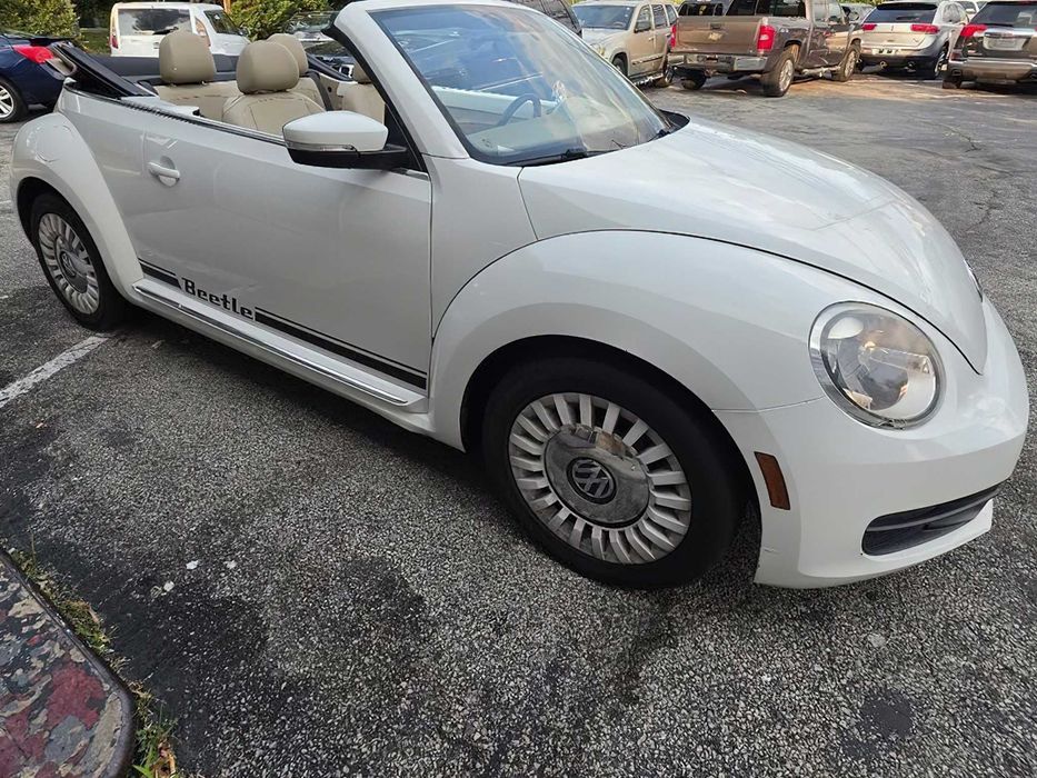 Volkswagen Beetle      2014