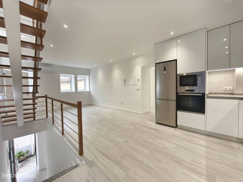 T2 Duplex Totalmente Remodelado - Centro de Anadia