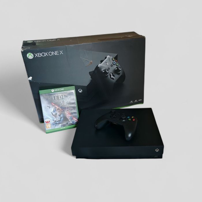 Xbox One X 1TB + pad + gra