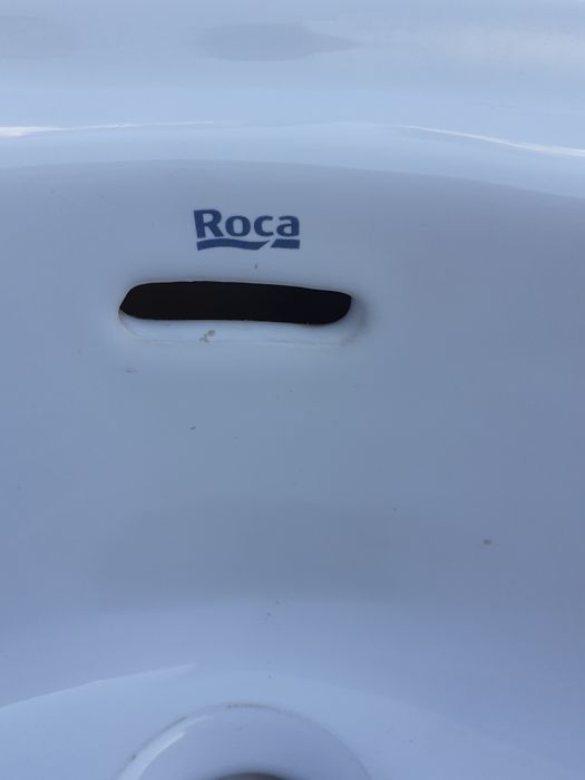 Wall-mounted washbasin, like new from Roca64741163190401121