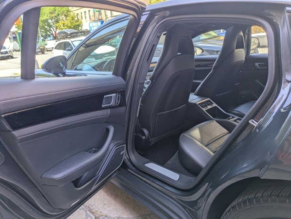 Porsche Panamera      2018