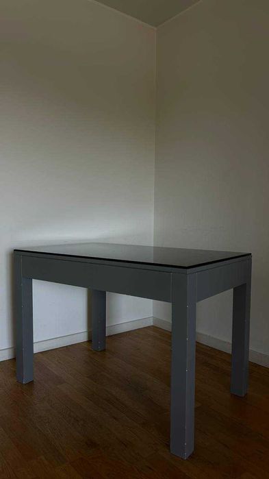 Vende-se mesa de jantar