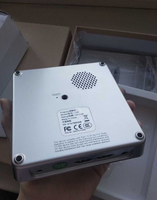 Aiptek pico projector mobilecinema i120