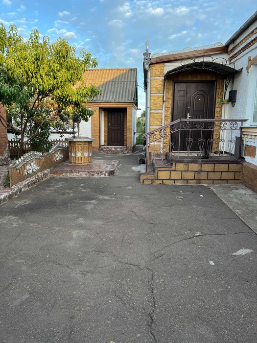 Продам будинок  м. Новоукраїнка вул. Тургенєва. 22000$(можливий торг).