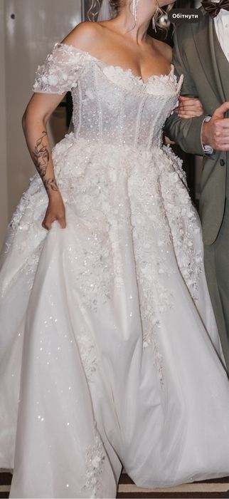 Продам неймовірно гарну весільну сукню