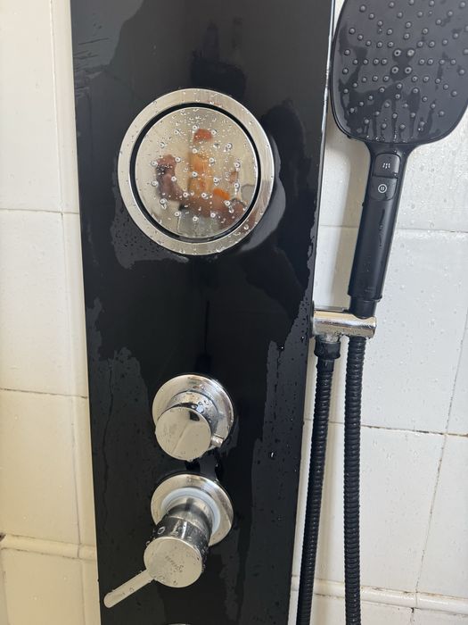 Coluna de duche preta