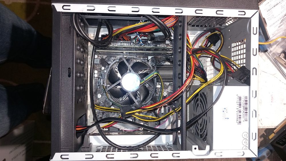 Komputer ddr4 g4560 mini itx