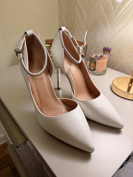 Продам жіночі туфлі