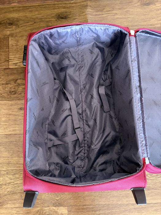 Дорожня валіза на колесах, стан нової