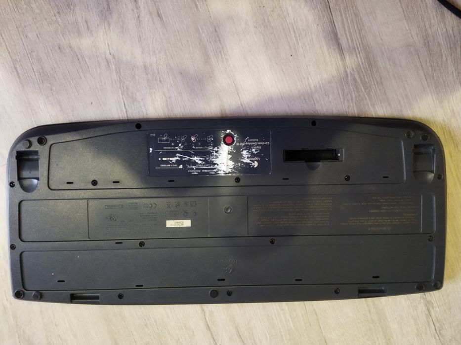 Бездротова клавіатура та адаптер