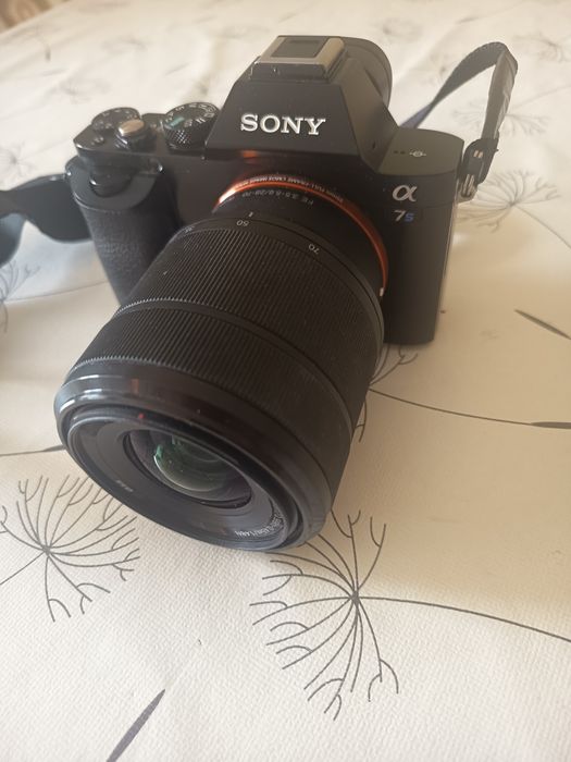 Sony a7s com pouco uso e bem estimada