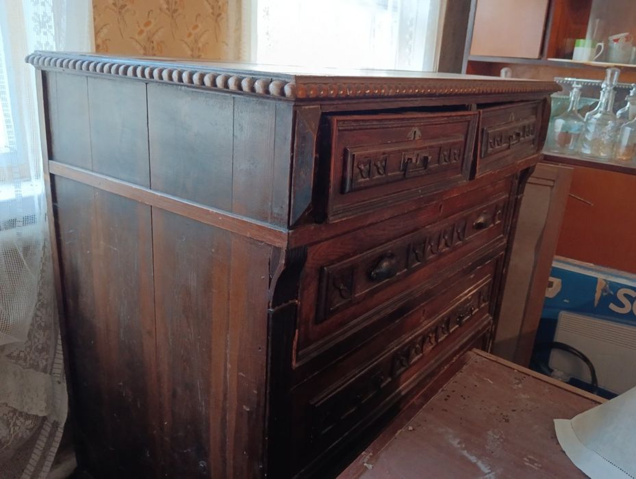 Комод антикварный