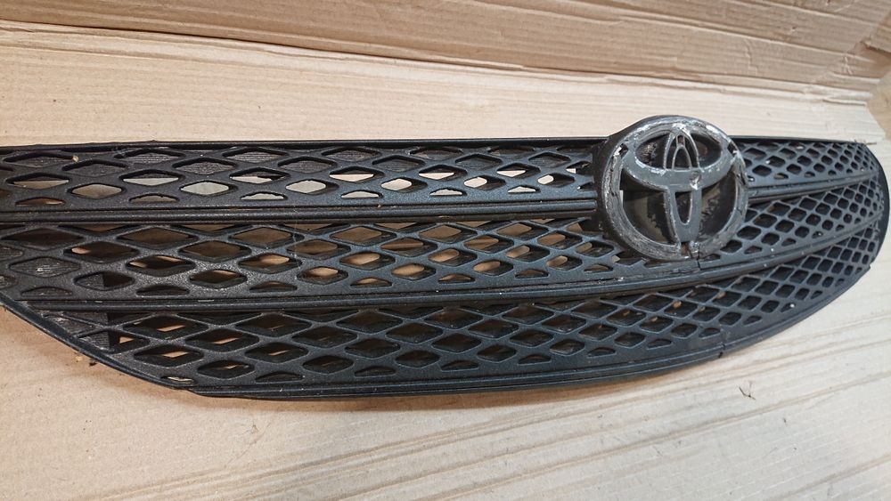 Toyota Camri 30
Решетка
БУ
Клеена
Оригинал
Смотрите фото 
Может кому т