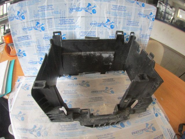 Base / caixa da bateria RENAULT Clio III (BR0/1, CR0/1)