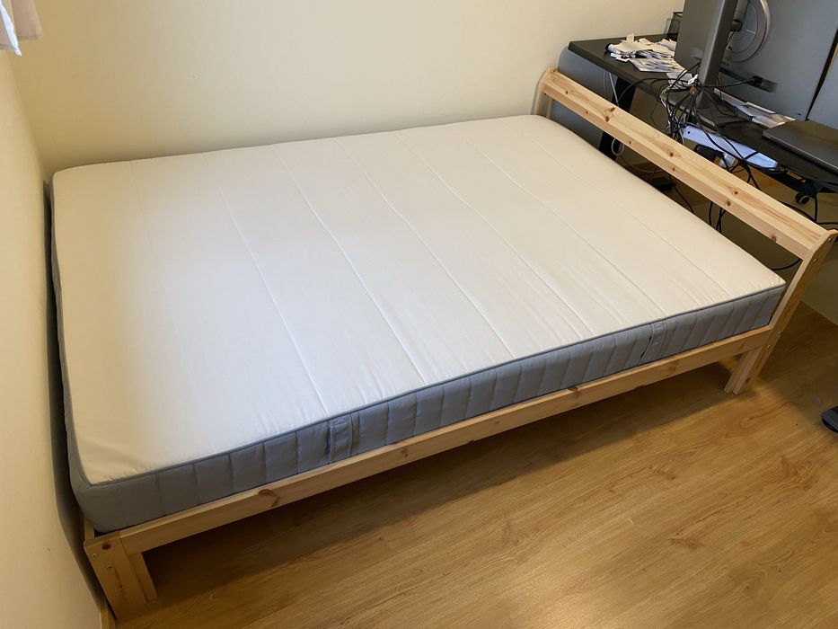 Cama IKEA NEIDEN 140×200, estrados LURÖY (2 un), colchão VESTMARKA