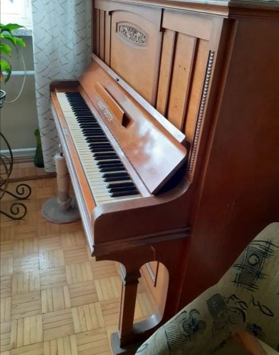 Pianino August Forster