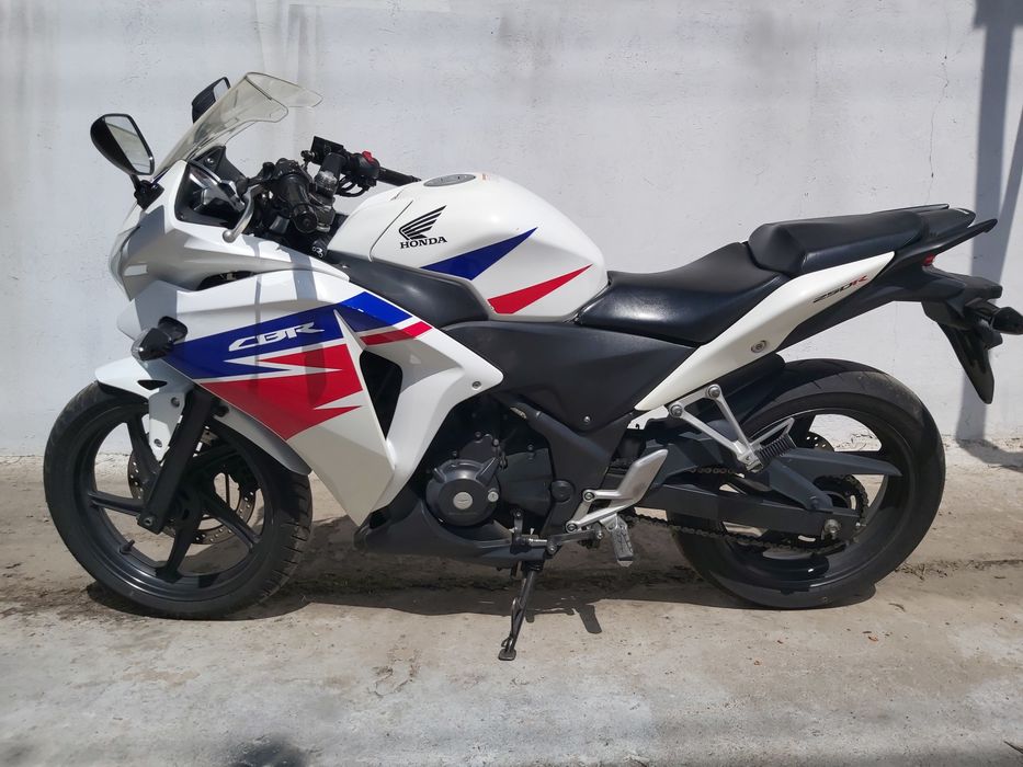 Продам мотоцикл Honda CBR250R