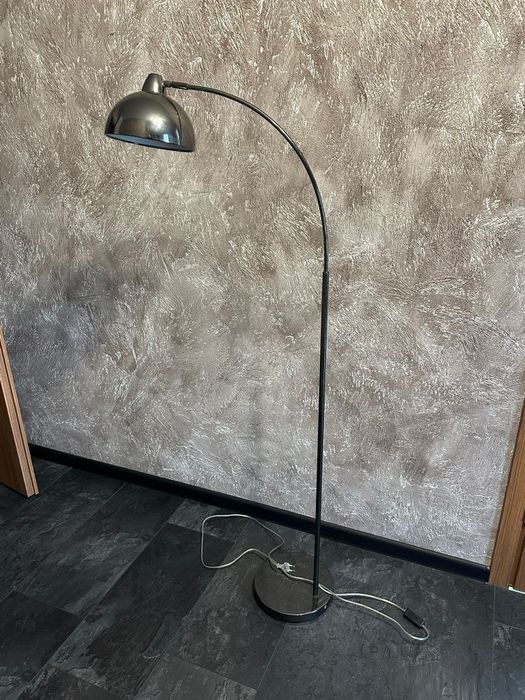 Lampa podłogowa metal