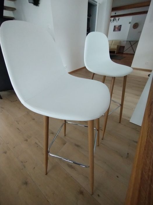 Krzesła stołki barowe 76 cm białe miękkie nowe