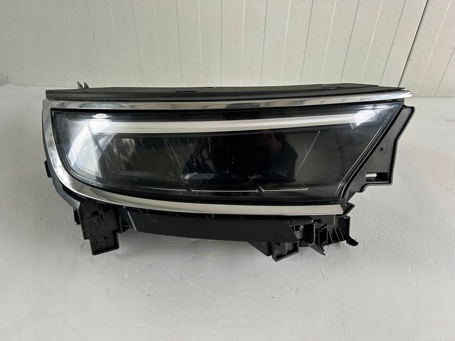 Reflektor Prawa strona Opel Mokka B 9834007980