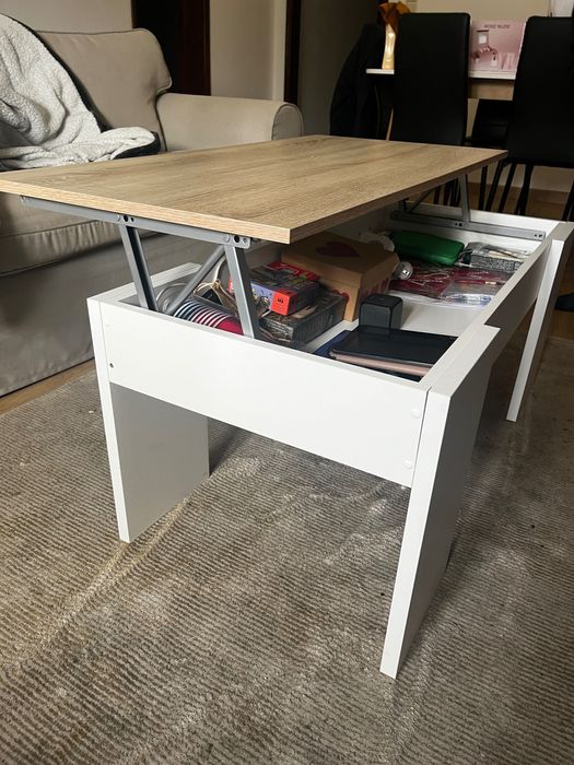 Mesa sala de estar elevatória com arrumação