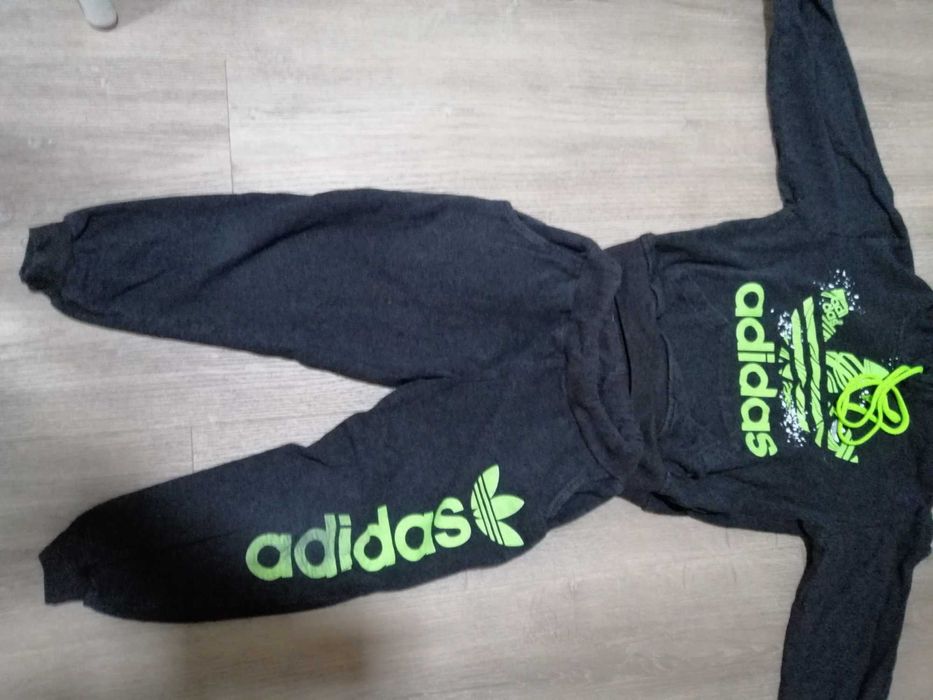 Fato de treino da Adidas, 6 anos