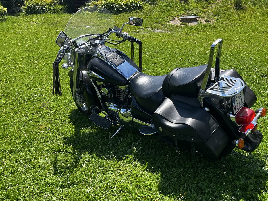 Suzuki Intruder
